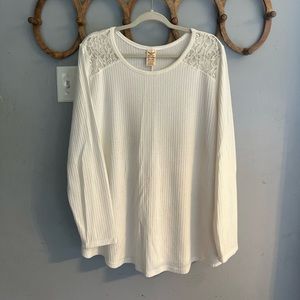 Women’s long sleeve top